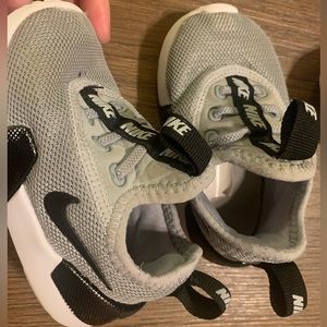 Nike toddler boys shoes - 5c - Smoke free pet free home